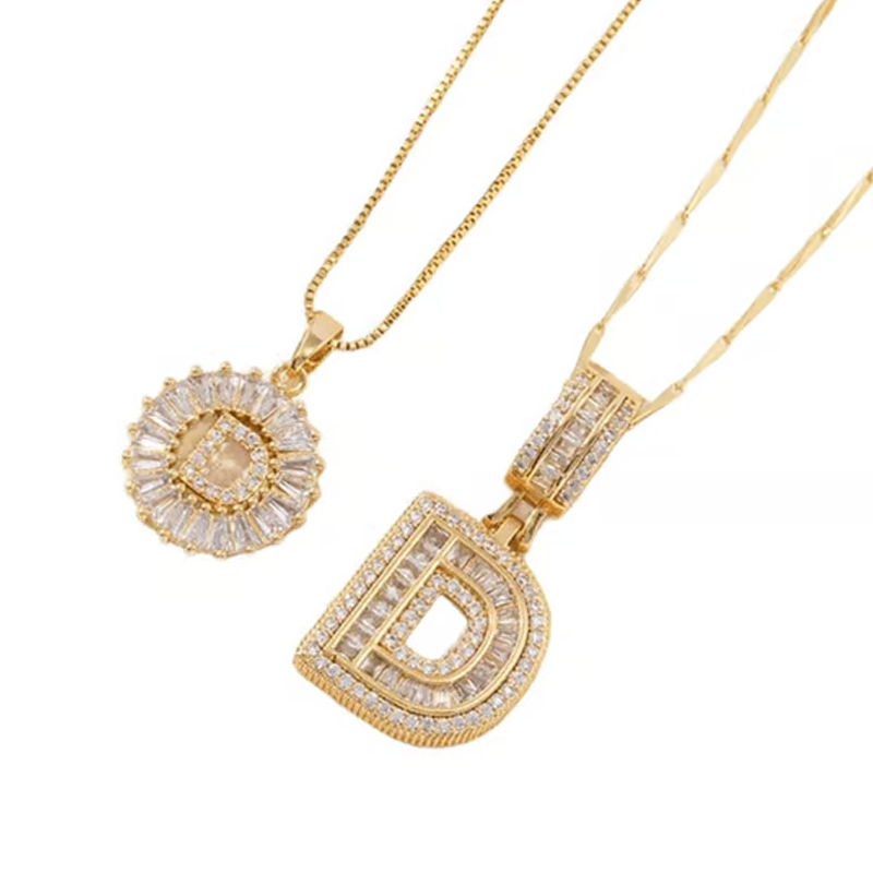 Kultainen Alphabet-riipus kaulakoru