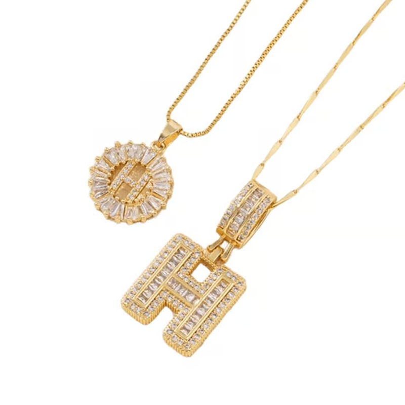 Kultainen Alphabet-riipus kaulakoru