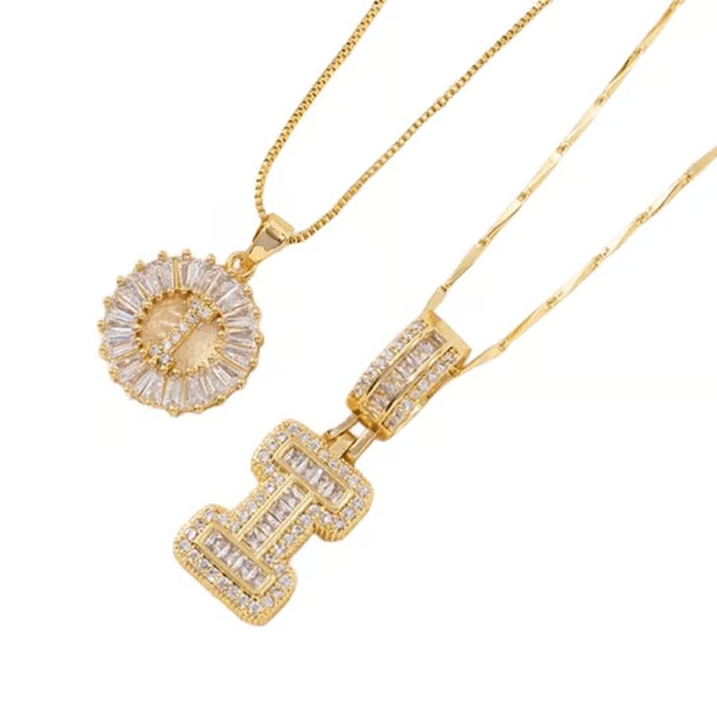 Kultainen Alphabet-riipus kaulakoru