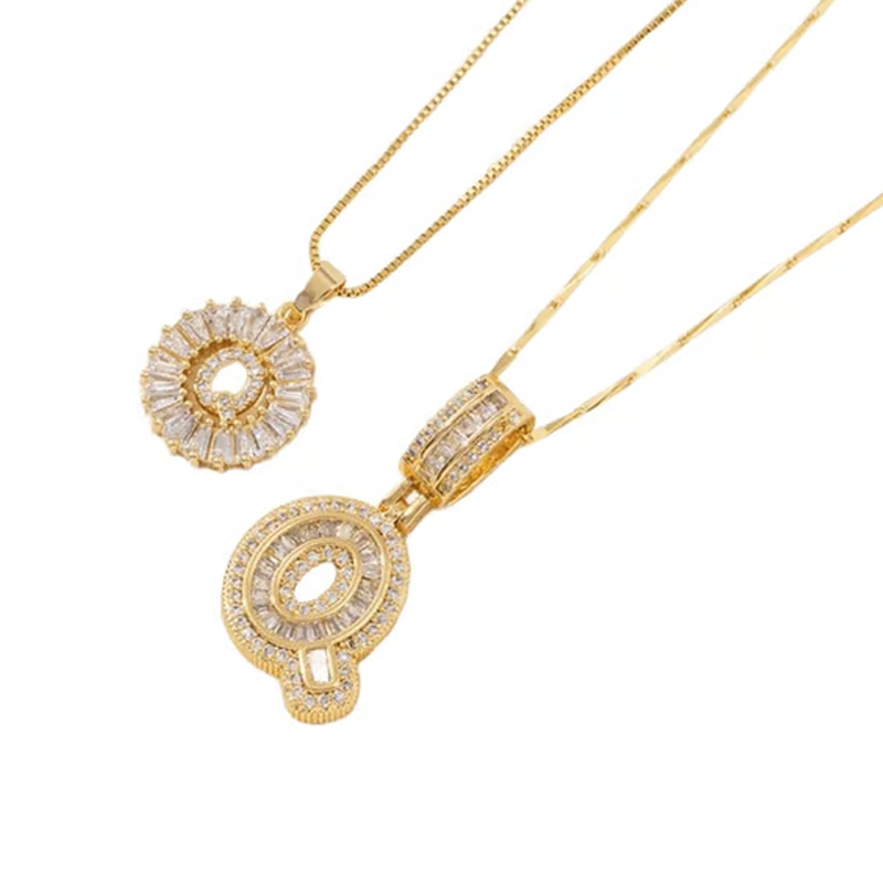 Kultainen Alphabet-riipus kaulakoru