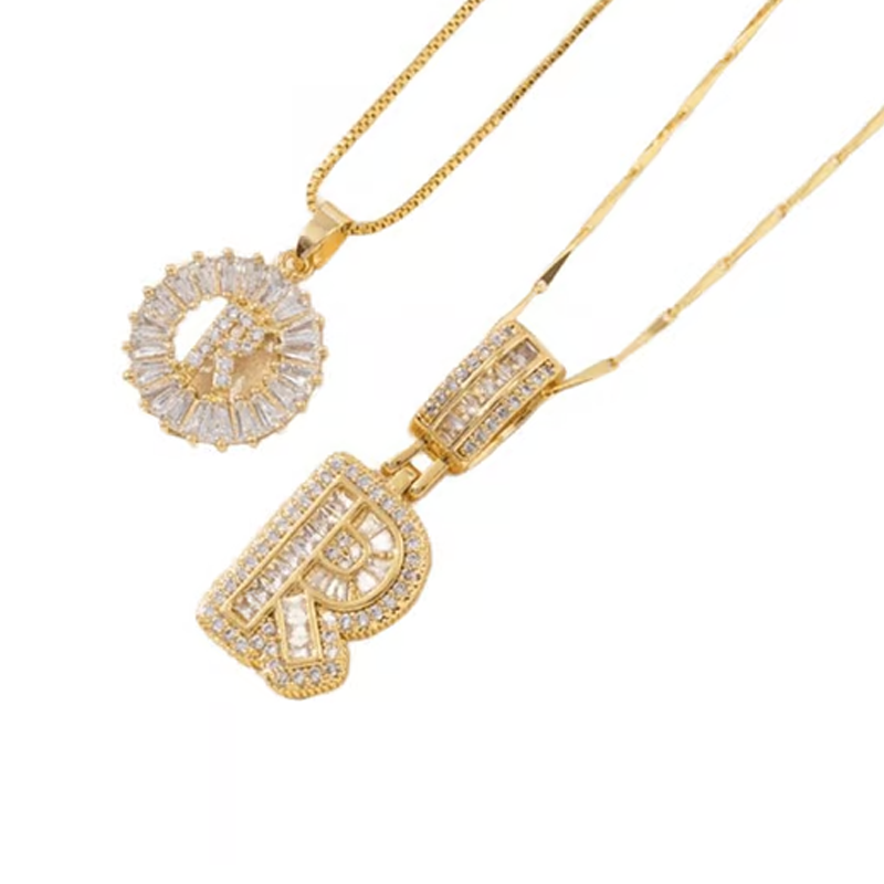 Kultainen Alphabet-riipus kaulakoru