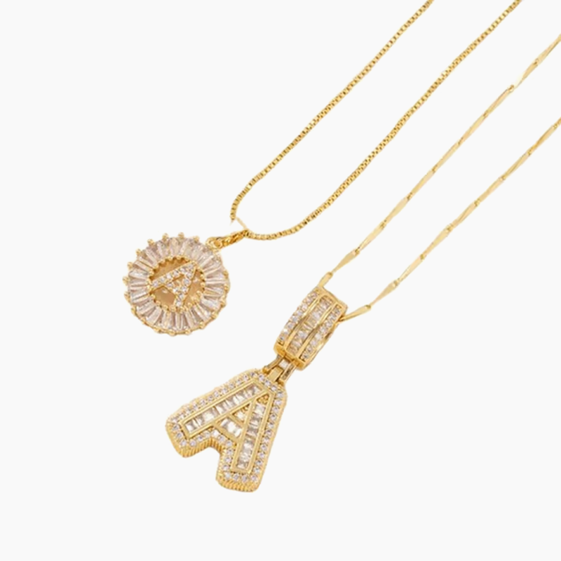 Kultainen Alphabet-riipus kaulakoru