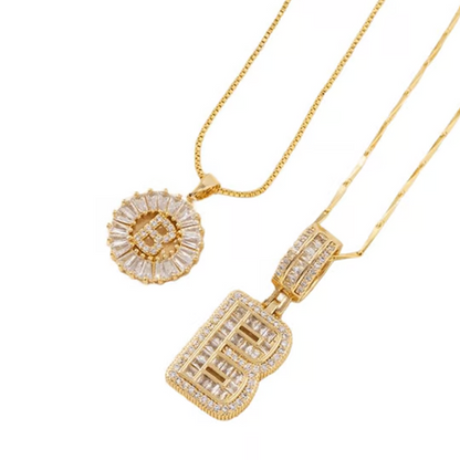 Kultainen Alphabet-riipus kaulakoru