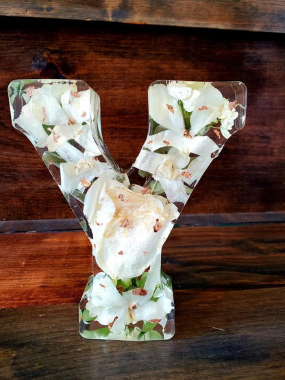 Käsintehdyt kukkahartsikirjaimet LED