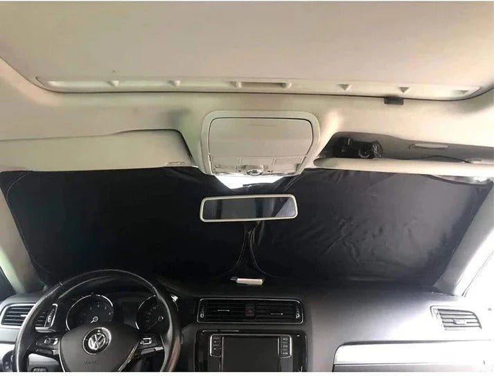Premium-auton aurinkosuoja logolla